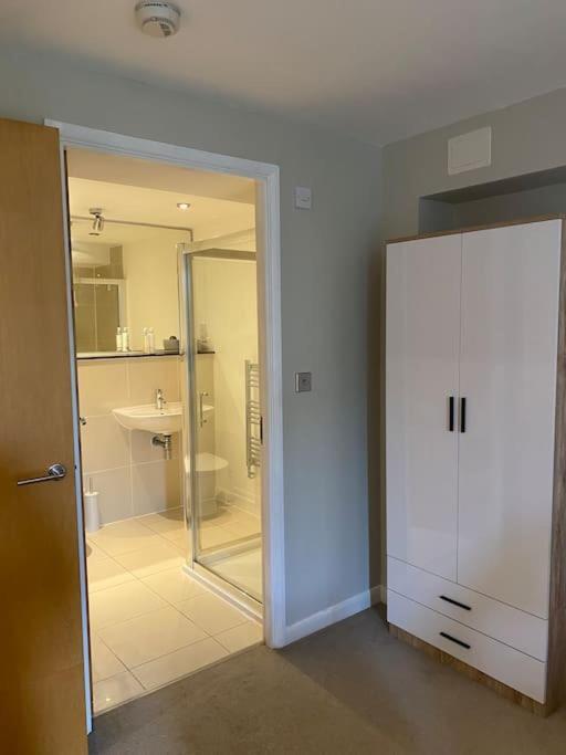 Modern Apartment, Fistral Beach New Quay Exteriör bild