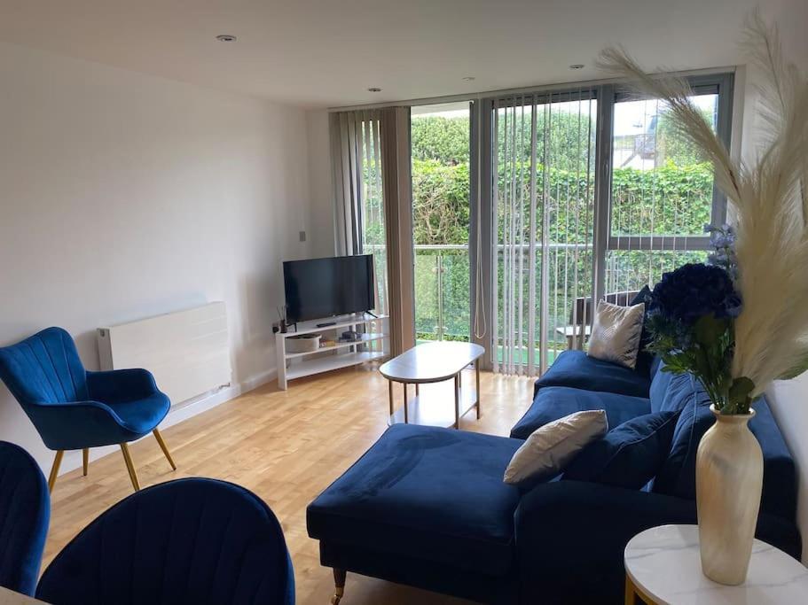 Modern Apartment, Fistral Beach New Quay Exteriör bild